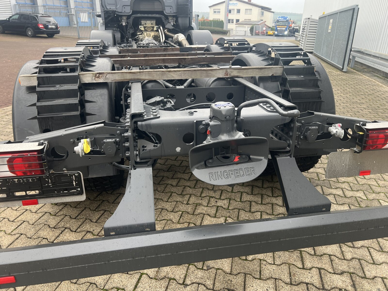 Mercedes-Benz Arocs 3251 L 8x4/4 Arocs 3251 L 8x4/4, mit Motorabtrieb C plus NA - 驾驶室底盘卡车:图4 Mercedes-Benz Arocs 3251 L 8x4/4 Arocs 3251 L 8x4/4, mit Motorabtrieb C plus NA - 驾驶室底盘卡车:图4