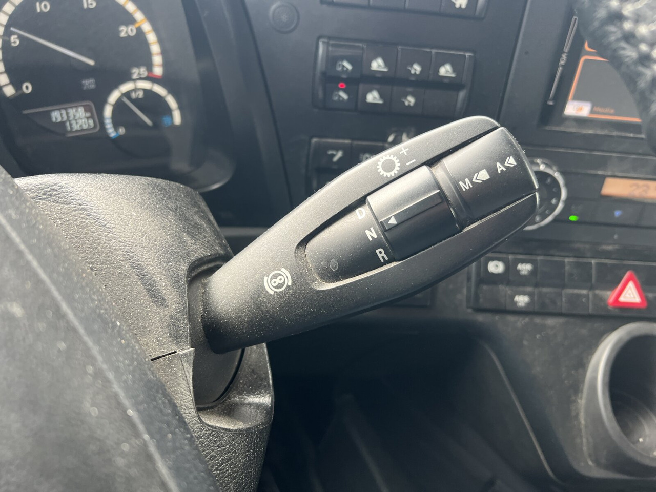 Mercedes-Benz Arocs 3253 K 8x4/4 Arocs 3253 K 8x4/4, Retarder, Motorabtrieb - 吊钩升降车:图2 Mercedes-Benz Arocs 3253 K 8x4/4 Arocs 3253 K 8x4/4, Retarder, Motorabtrieb - 吊钩升降车:图2