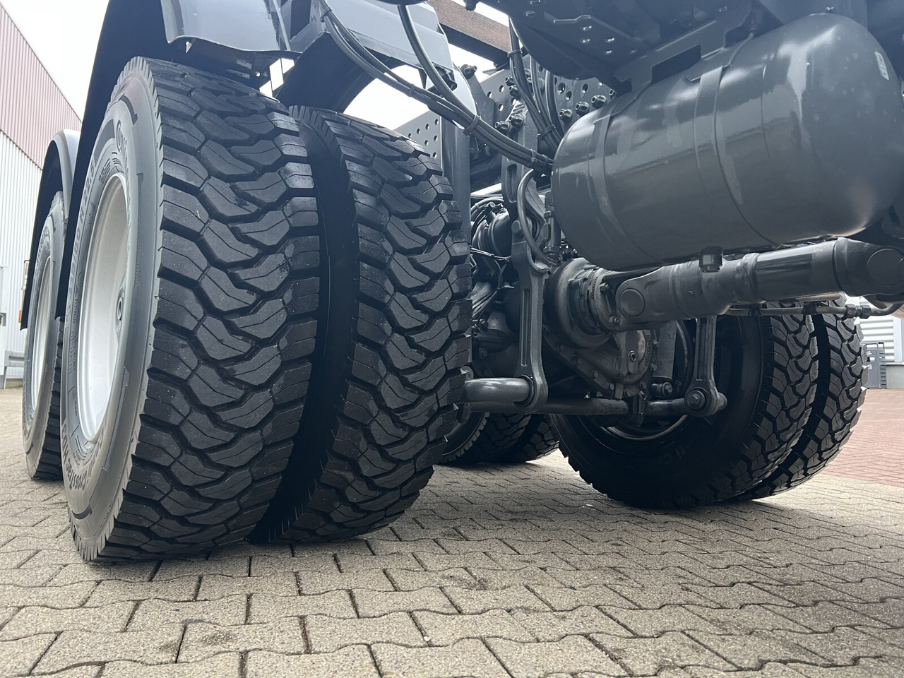 Mercedes-Benz Arocs 3340/46 A 6x6 Arocs 3340/46 A 6x6, Grounder - 翻斗车:图5 Mercedes-Benz Arocs 3340/46 A 6x6 Arocs 3340/46 A 6x6, Grounder - 翻斗车:图5