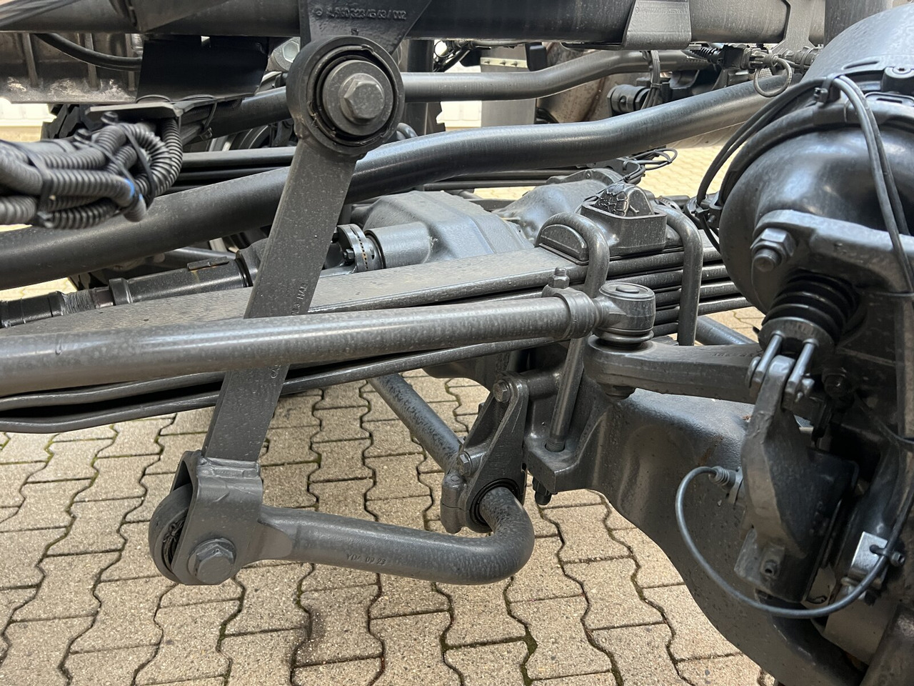 Mercedes-Benz Arocs 4151 AK 8x8/4 Arocs 4151 AK 8x8/4, Grounder - 翻斗车:图2 Mercedes-Benz Arocs 4151 AK 8x8/4 Arocs 4151 AK 8x8/4, Grounder - 翻斗车:图2