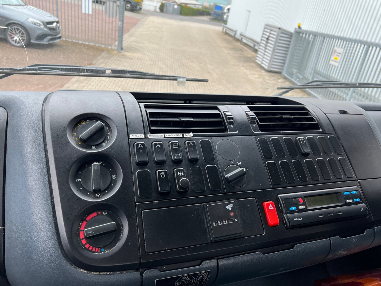 Mercedes-Benz Atego 2628 K 6x4 Atego 2628 K 6x4, 6-Zylinder - 驾驶室底盘卡车:图5 Mercedes-Benz Atego 2628 K 6x4 Atego 2628 K 6x4, 6-Zylinder - 驾驶室底盘卡车:图5