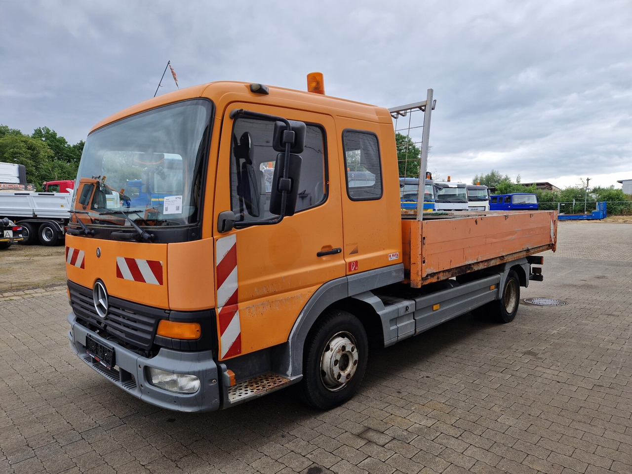 Mercedes-Benz Atego 815 4x2 Atego 815 4x2, 2x AHK - 栏板式/ 平板卡车:图5 Mercedes-Benz Atego 815 4x2 Atego 815 4x2, 2x AHK - 栏板式/ 平板卡车:图5