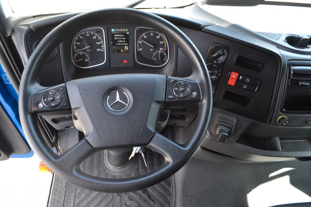 Mercedes-Benz Atego 816 4x2 Atego 816 4x2, City-Abroller - 吊钩升降车:图2 Mercedes-Benz Atego 816 4x2 Atego 816 4x2, City-Abroller - 吊钩升降车:图2