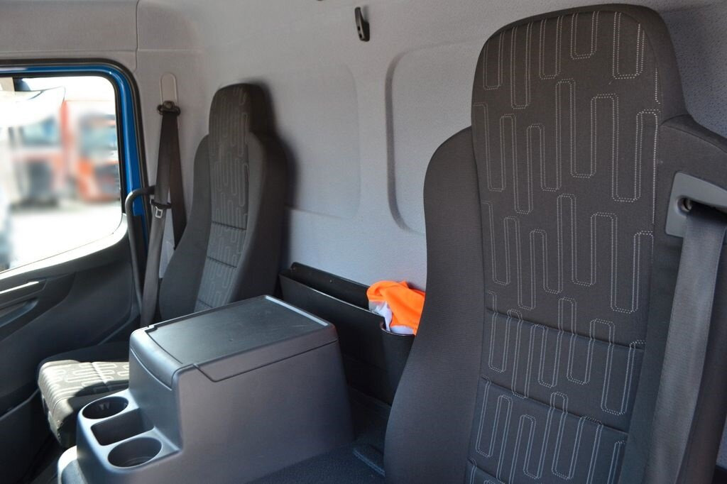 Mercedes-Benz Atego 816 4x2 Atego 816 4x2, City-Abroller - 吊钩升降车:图5 Mercedes-Benz Atego 816 4x2 Atego 816 4x2, City-Abroller - 吊钩升降车:图5