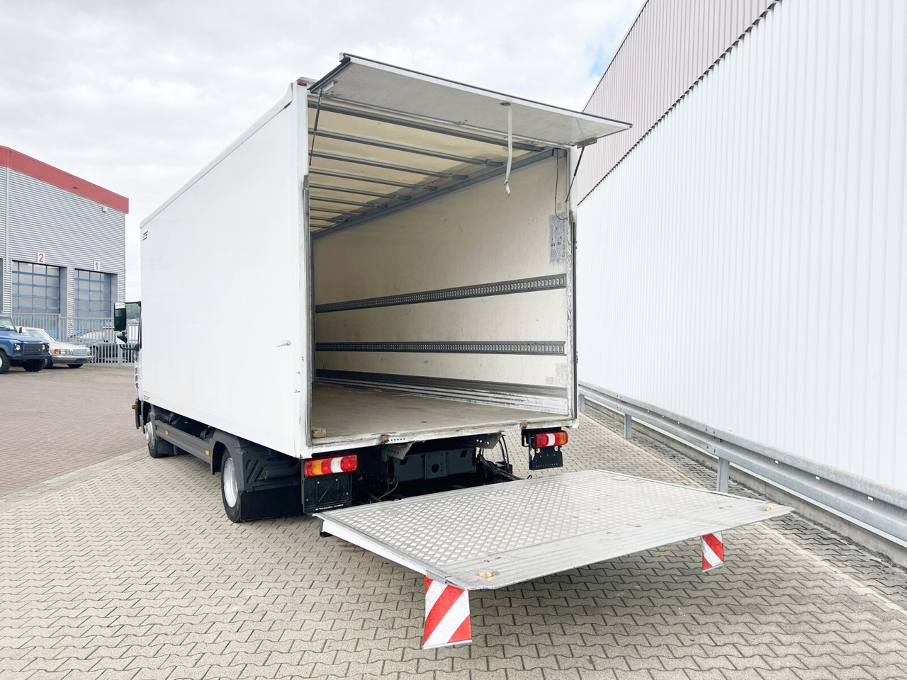Mercedes-Benz Atego 816 4x2 Atego 816 4x2, LBW - 厢式卡车:图2 Mercedes-Benz Atego 816 4x2 Atego 816 4x2, LBW - 厢式卡车:图2
