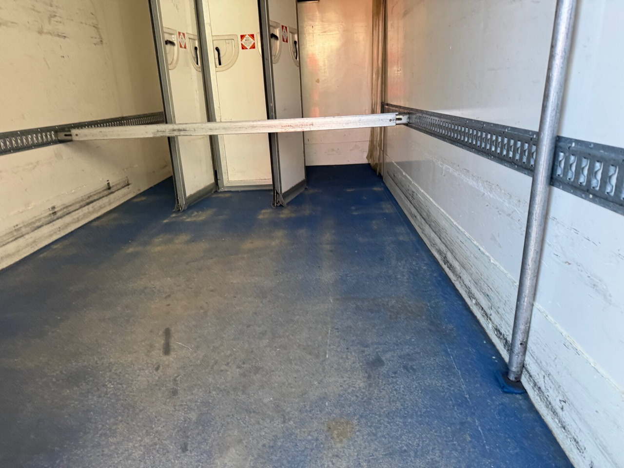 Mercedes-Benz Atego 816 L 4x2 Atego 816 L 4x2, Kühlkoffer, ThermoKing, Trennwand, LBW MBB - 卡车:图2 Mercedes-Benz Atego 816 L 4x2 Atego 816 L 4x2, Kühlkoffer, ThermoKing, Trennwand, LBW MBB - 卡车:图2
