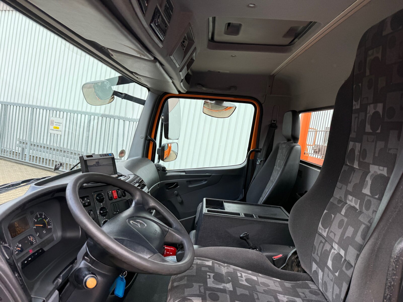 Mercedes-Benz Atego 818 4x2 Atego 818 4x2 mit LBW BÄR - 栏板式/ 平板卡车:图4 Mercedes-Benz Atego 818 4x2 Atego 818 4x2 mit LBW BÄR - 栏板式/ 平板卡车:图4