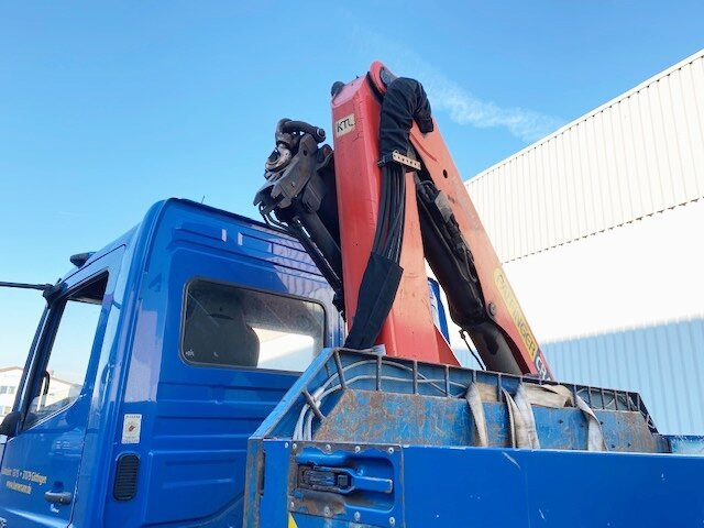 Mercedes-Benz Axor 1828 L 4x2 Axor 1828 L 4x2 mit Kran Palfinger PK 9501, Funk - 起重车, 栏板式/ 平板卡车:图2 Mercedes-Benz Axor 1828 L 4x2 Axor 1828 L 4x2 mit Kran Palfinger PK 9501, Funk - 起重车, 栏板式/ 平板卡车:图2