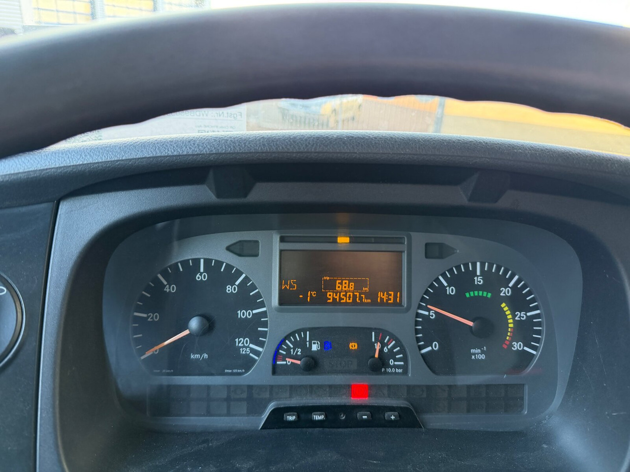 Mercedes-Benz Axor 1829 L 4x2 Axor 1829 L 4x2, 6-Sitzer - 栏板式/ 平板卡车:图2 Mercedes-Benz Axor 1829 L 4x2 Axor 1829 L 4x2, 6-Sitzer - 栏板式/ 平板卡车:图2