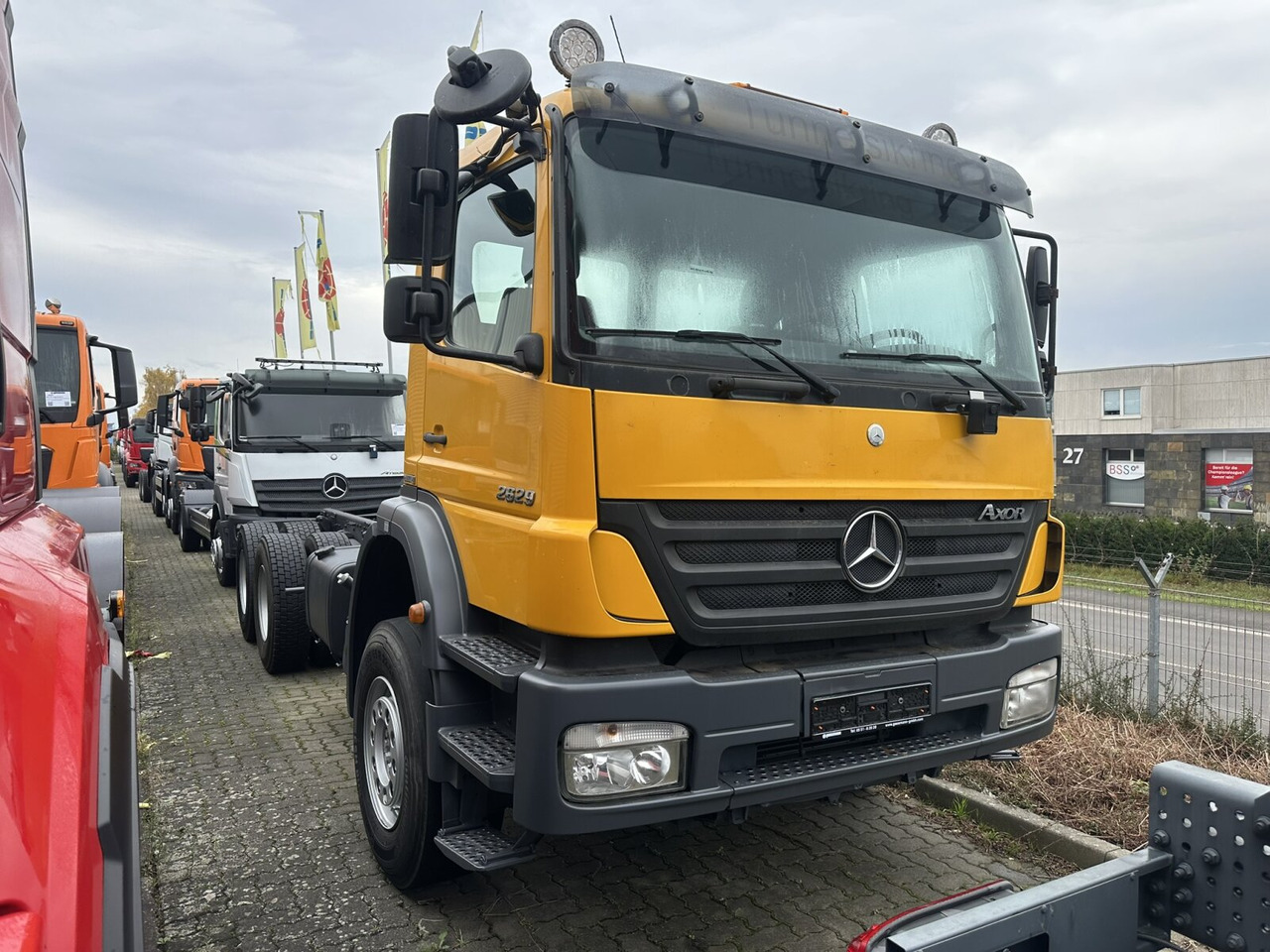 Mercedes-Benz Axor 2629 K 6x4 Axor 2629 K 6x4, PTO, Steel, Manual, 6-Zylinder - 驾驶室底盘卡车:图1 Mercedes-Benz Axor 2629 K 6x4 Axor 2629 K 6x4, PTO, Steel, Manual, 6-Zylinder - 驾驶室底盘卡车:图1