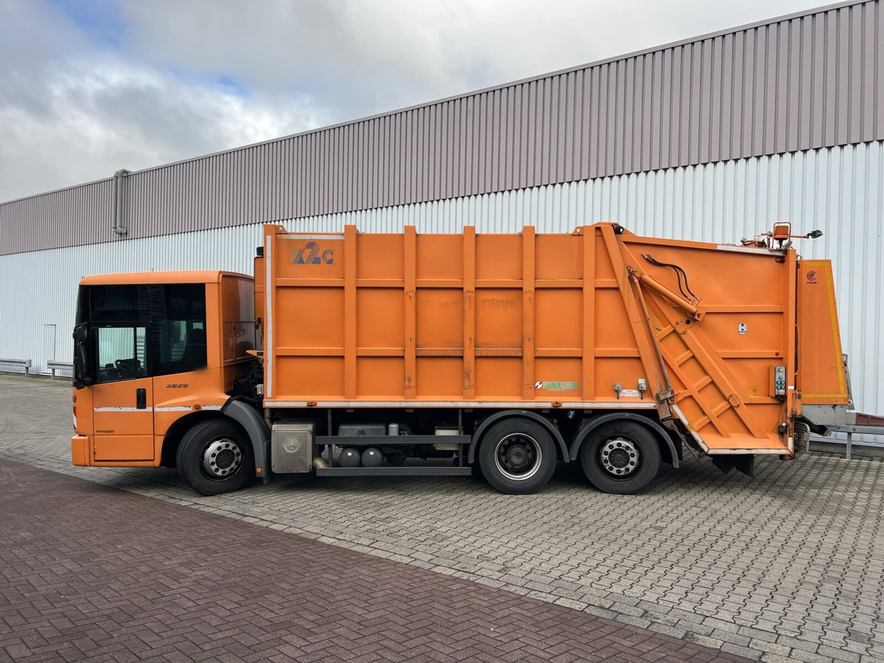 垃圾车 用于运输 垃圾 Mercedes-Benz Econic 2629 LL 6x2/4 NLA Econic 2629 LL 6x2/4 NLA, EEV, Lenkachse, Haller X2C, Zöller-Schüttung：图12
