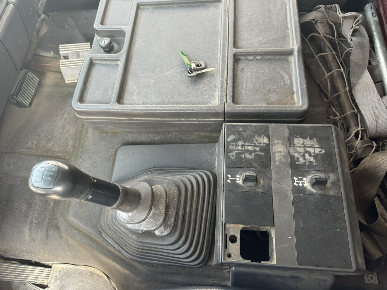 Mercedes-Benz SK 1827L 4x2 SK 1827L 4x2 - 栏板式/ 平板卡车:图4 Mercedes-Benz SK 1827L 4x2 SK 1827L 4x2 - 栏板式/ 平板卡车:图4