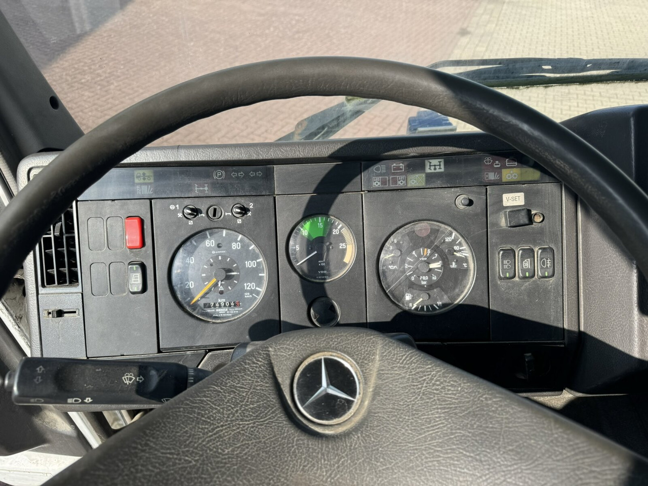 Mercedes-Benz SK 1827L 4x2 SK 1827L 4x2 - 栏板式/ 平板卡车:图2 Mercedes-Benz SK 1827L 4x2 SK 1827L 4x2 - 栏板式/ 平板卡车:图2