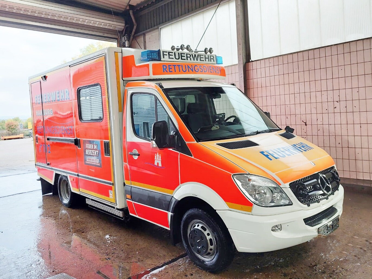 Mercedes-Benz Sprinter 516 CDI 4x2 Sprinter 516 CDI 4x2, Rettungswagen, Retarder - 消防车:图1 Mercedes-Benz Sprinter 516 CDI 4x2 Sprinter 516 CDI 4x2, Rettungswagen, Retarder - 消防车:图1