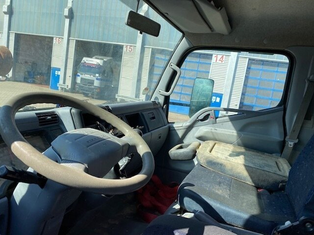 Mitsubishi Canter Fuso 7C15D 4x2 Canter Fuso 7C15D 4x2, Wasserschaden! - 翻斗车:图2 Mitsubishi Canter Fuso 7C15D 4x2 Canter Fuso 7C15D 4x2, Wasserschaden! - 翻斗车:图2