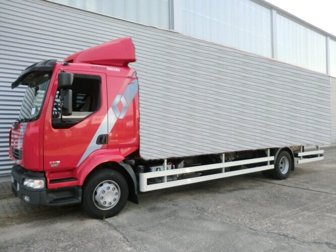 Renault Midlum 220 DXi 4x2 Chassi Länge 7,5 m - 驾驶室底盘卡车:图1 Renault Midlum 220 DXi 4x2 Chassi Länge 7,5 m - 驾驶室底盘卡车:图1