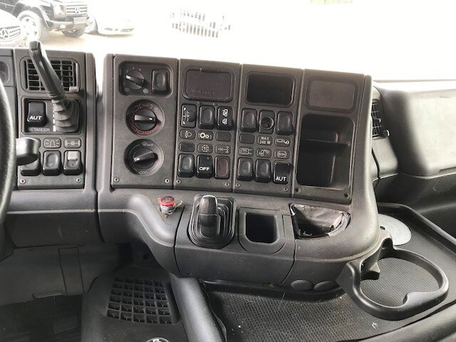 Scania R124 L 420 4x2 R124 L 420 4x2, Retarder, Hydraulik - 牵引车:图5 Scania R124 L 420 4x2 R124 L 420 4x2, Retarder, Hydraulik - 牵引车:图5
