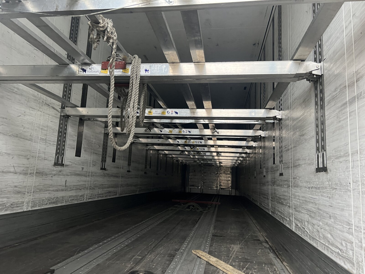 Schmitz Cargobull SKO 24/L-13.4 FP 45 SKO 24/L-13.4 FP 45, Mega, Doppelstock - 冷藏半拖车:图2 Schmitz Cargobull SKO 24/L-13.4 FP 45 SKO 24/L-13.4 FP 45, Mega, Doppelstock - 冷藏半拖车:图2
