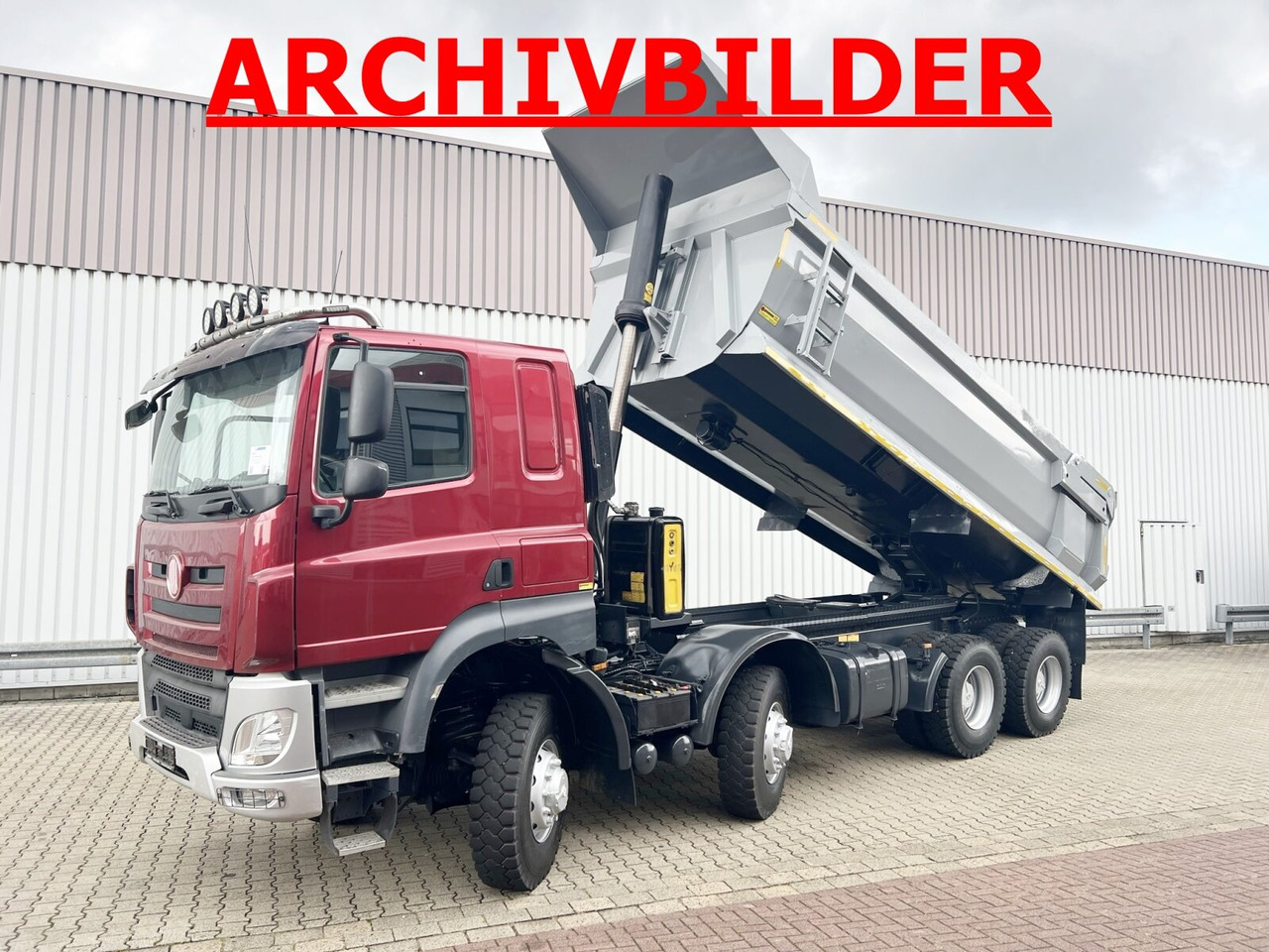 Tatra Phoenix 8x8 Phoenix 8x8, Stahlmulde ca. 22m³, hydr. Heckklappe - 自卸车:图1 Tatra Phoenix 8x8 Phoenix 8x8, Stahlmulde ca. 22m³, hydr. Heckklappe - 自卸车:图1