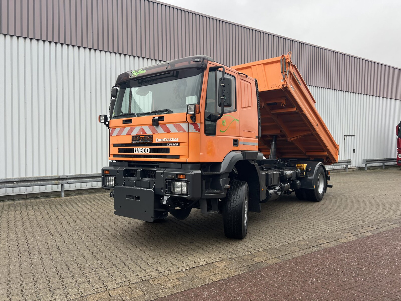 Trakker 190E350 4x4 Trakker 190E350 4x4, Meiller-Kipper, Winterdienstausstattung - 翻斗车:图1 Trakker 190E350 4x4 Trakker 190E350 4x4, Meiller-Kipper, Winterdienstausstattung - 翻斗车:图1