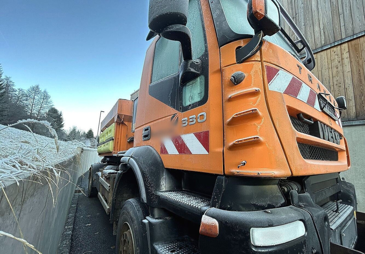 Trakker AD190T33WP 4x4 Trakker AD190T33WP 4x4, Winterdienstausstattung - 吊钩升降车:图3 Trakker AD190T33WP 4x4 Trakker AD190T33WP 4x4, Winterdienstausstattung - 吊钩升降车:图3