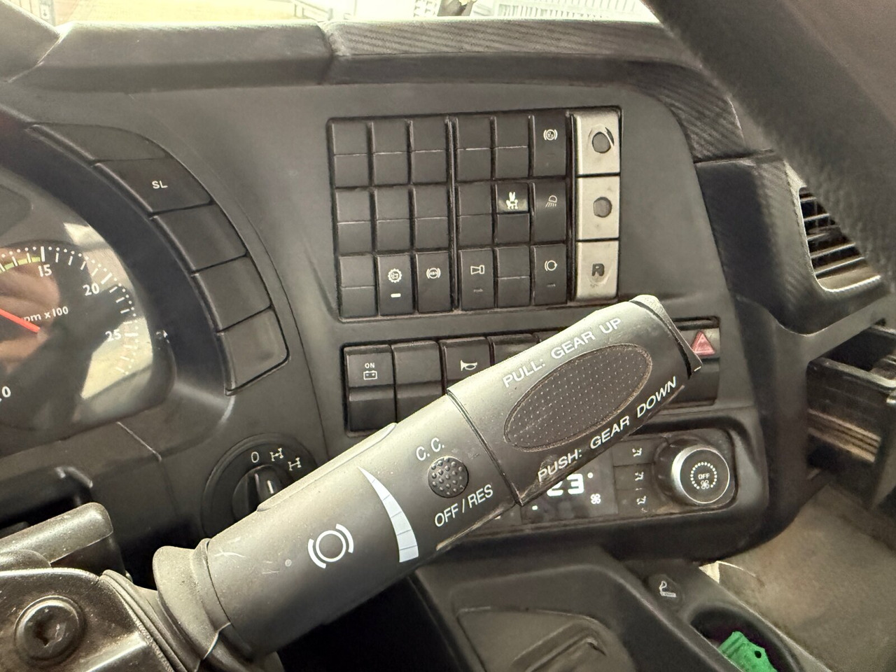 Trakker AD260T45 6x4 Trakker AD260T45 6x4, Bordmatik - 翻斗车:图4 Trakker AD260T45 6x4 Trakker AD260T45 6x4, Bordmatik - 翻斗车:图4