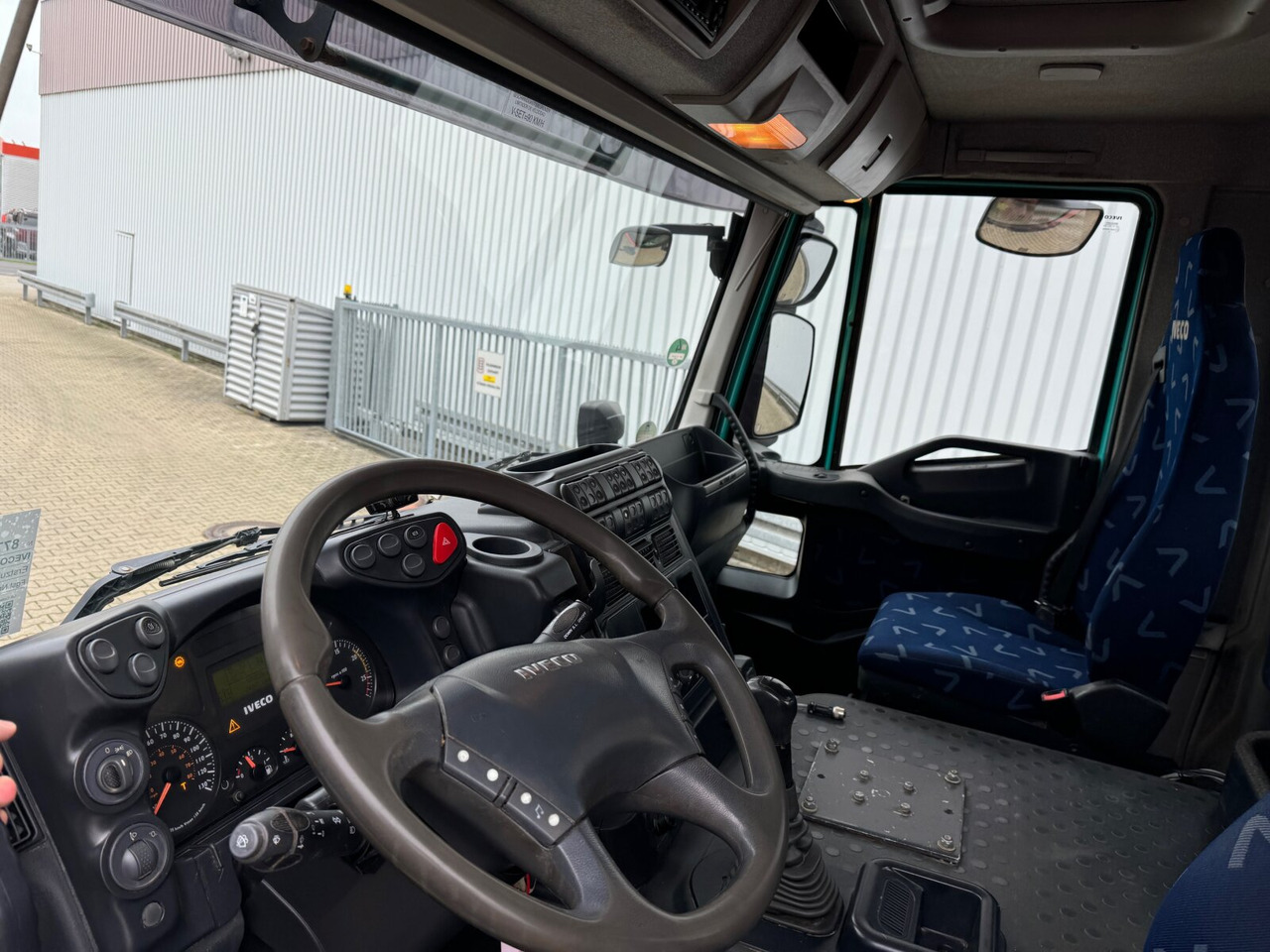 Trakker AD260T45W 6x6 Trakker AD260T45W 6x6, Bordmatik - 翻斗车:图4 Trakker AD260T45W 6x6 Trakker AD260T45W 6x6, Bordmatik - 翻斗车:图4