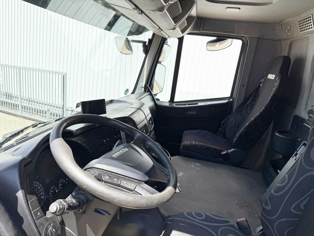 Trakker AD410T45W 8x8 Trakker AD410T45W 8x8 - 翻斗车:图2 Trakker AD410T45W 8x8 Trakker AD410T45W 8x8 - 翻斗车:图2