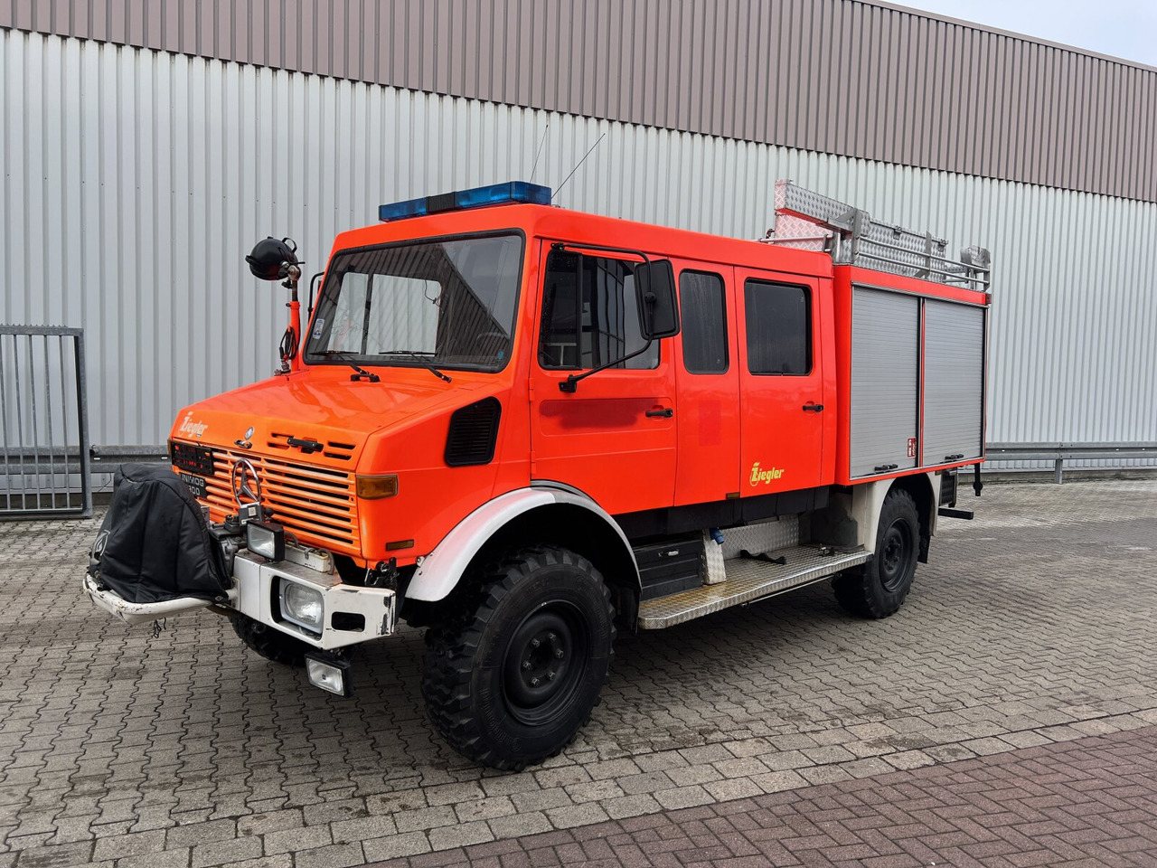 Unimog U 1300 L 4x4 Doka U 1300 L 4x4 Doka, LF8 - 救护车:图1 Unimog U 1300 L 4x4 Doka U 1300 L 4x4 Doka, LF8 - 救护车:图1