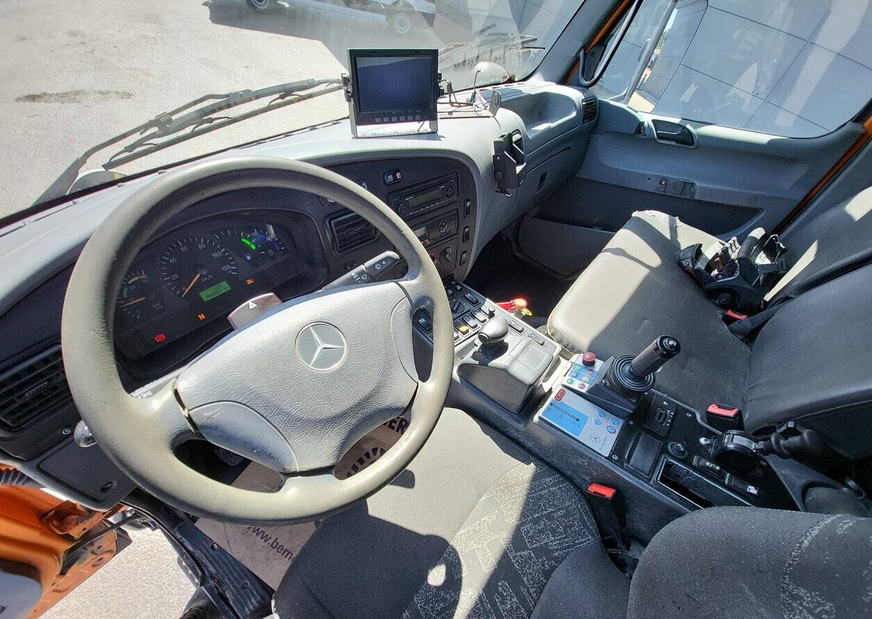 Unimog U 20 4x4 U 20 4x4, Zapfwelle, Kran Hiab 022D-3 HiDuo, Funk - 小型货车:图3 Unimog U 20 4x4 U 20 4x4, Zapfwelle, Kran Hiab 022D-3 HiDuo, Funk - 小型货车:图3