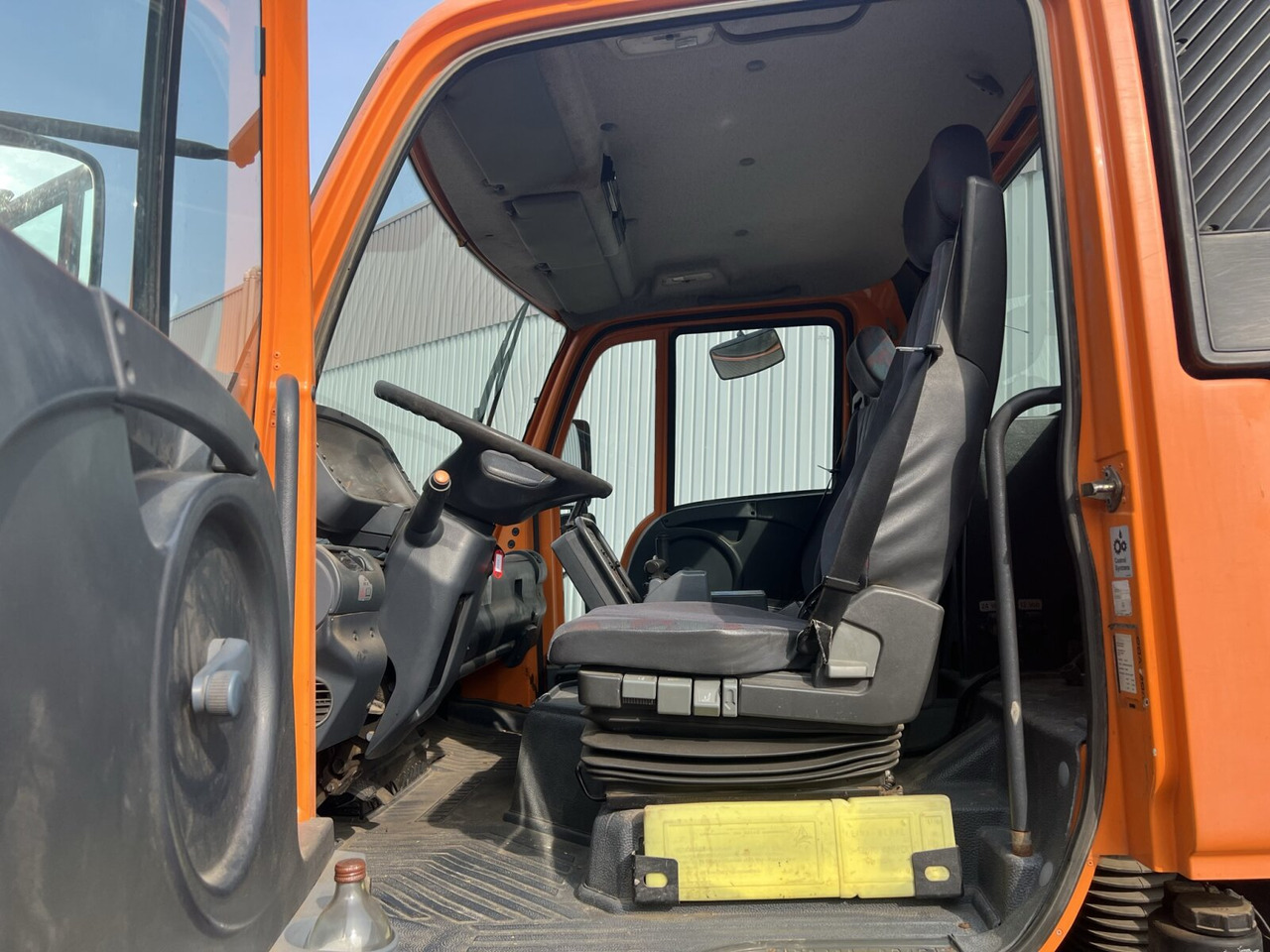 Unimog U 300 4x4 U 300 4x4, Kipper, Kommunalhydraulik, VarioPilot, Zapfwelle - 翻斗车, 市政/ 专用车辆:图5 Unimog U 300 4x4 U 300 4x4, Kipper, Kommunalhydraulik, VarioPilot, Zapfwelle - 翻斗车, 市政/ 专用车辆:图5