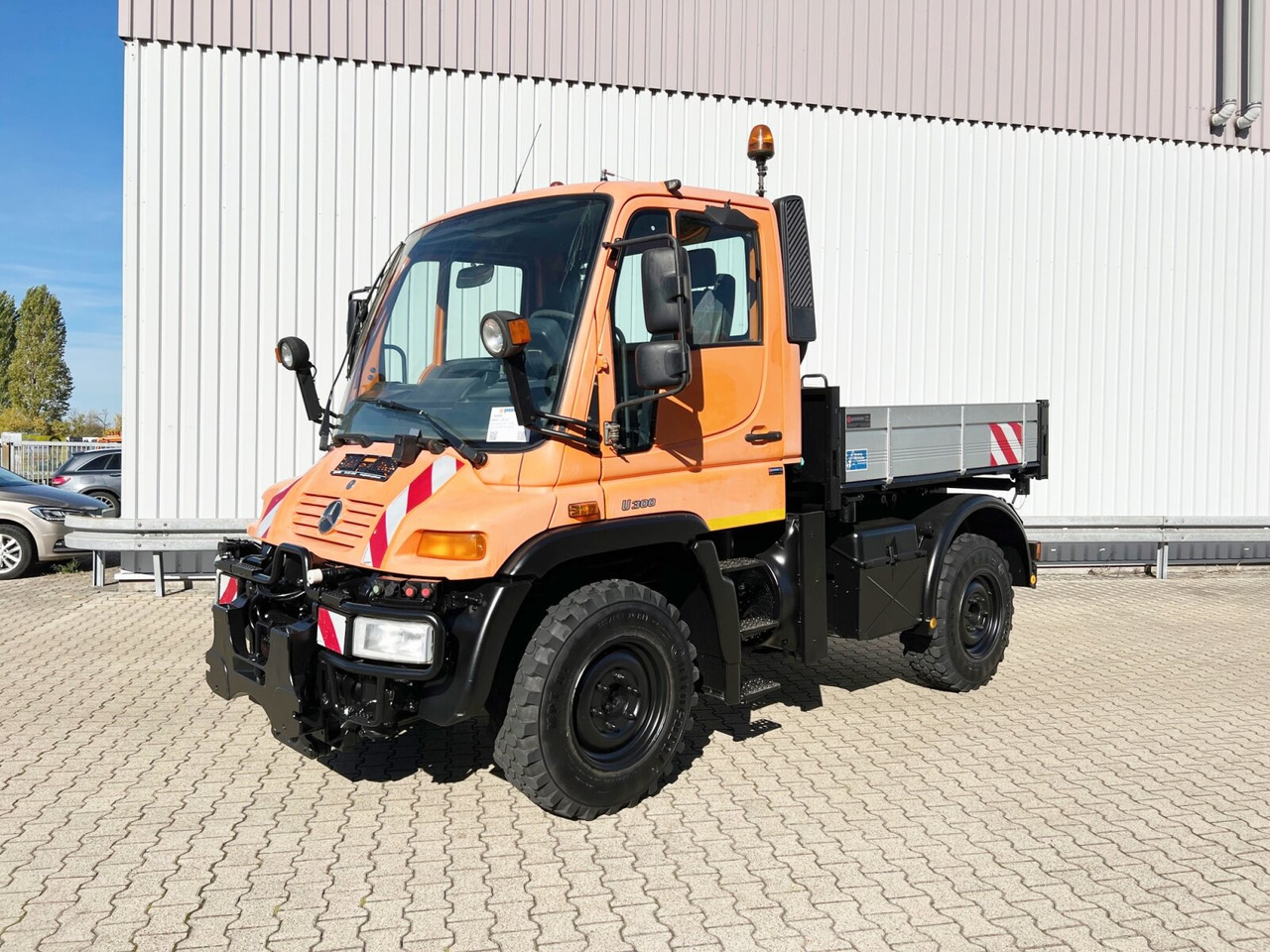 Unimog U 300 4x4 U 300 4x4, Kipper, Kommunalhydraulik, VarioPilot, Zapfwelle - 翻斗车, 市政/ 专用车辆:图1 Unimog U 300 4x4 U 300 4x4, Kipper, Kommunalhydraulik, VarioPilot, Zapfwelle - 翻斗车, 市政/ 专用车辆:图1