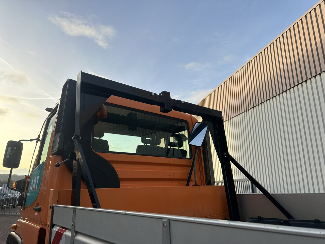 Unimog U300 405/10 4x4 U300 405/10 4x4, Kommunalhydraulik, Frontzapfwelle, Kipper - 小型货车:图2 Unimog U300 405/10 4x4 U300 405/10 4x4, Kommunalhydraulik, Frontzapfwelle, Kipper - 小型货车:图2