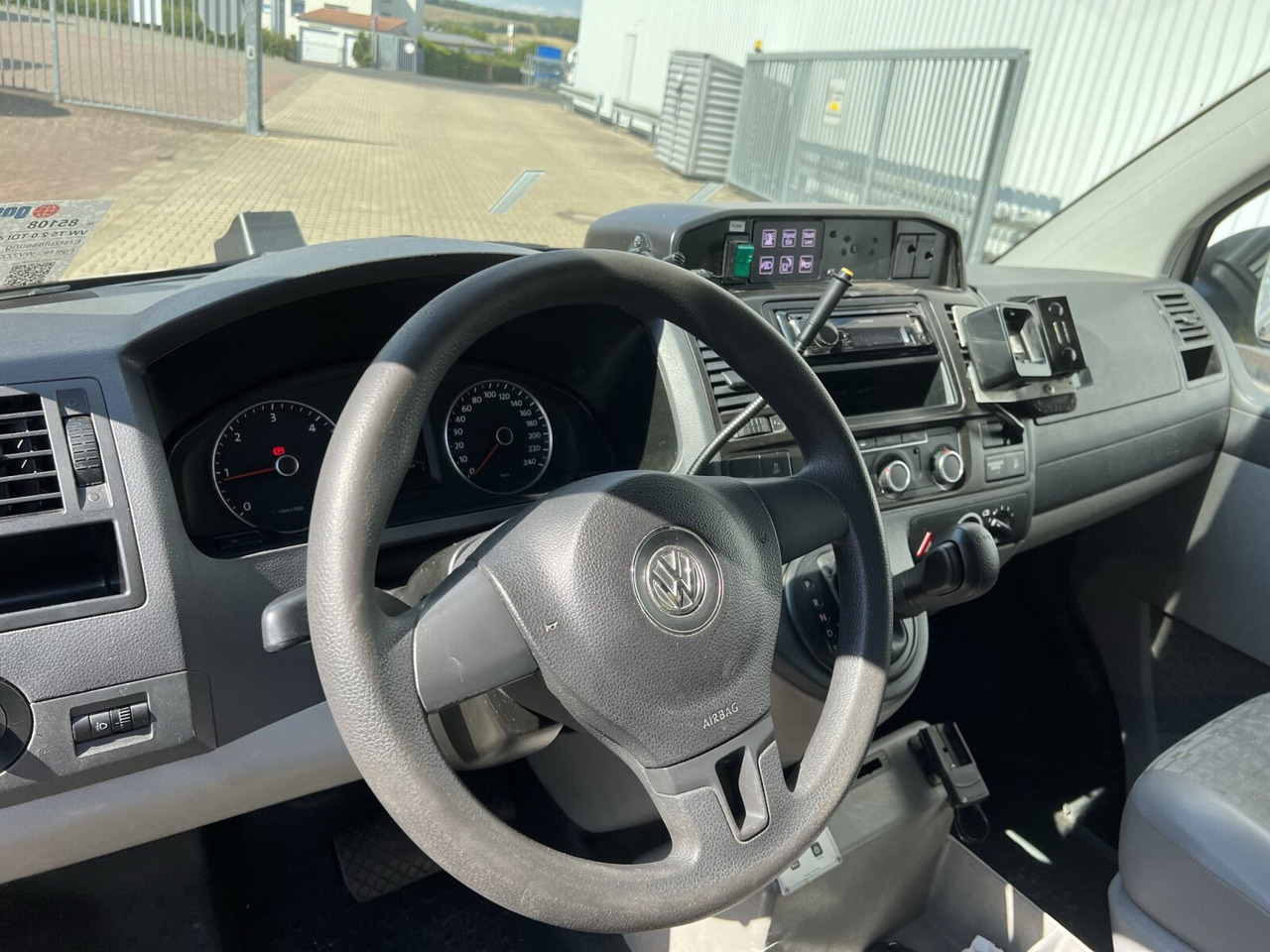 Volkswagen T5 2.0 TDI 4x2 T5 2.0 TDI 4x2, Krankenwagen - 救护车:图4 Volkswagen T5 2.0 TDI 4x2 T5 2.0 TDI 4x2, Krankenwagen - 救护车:图4
