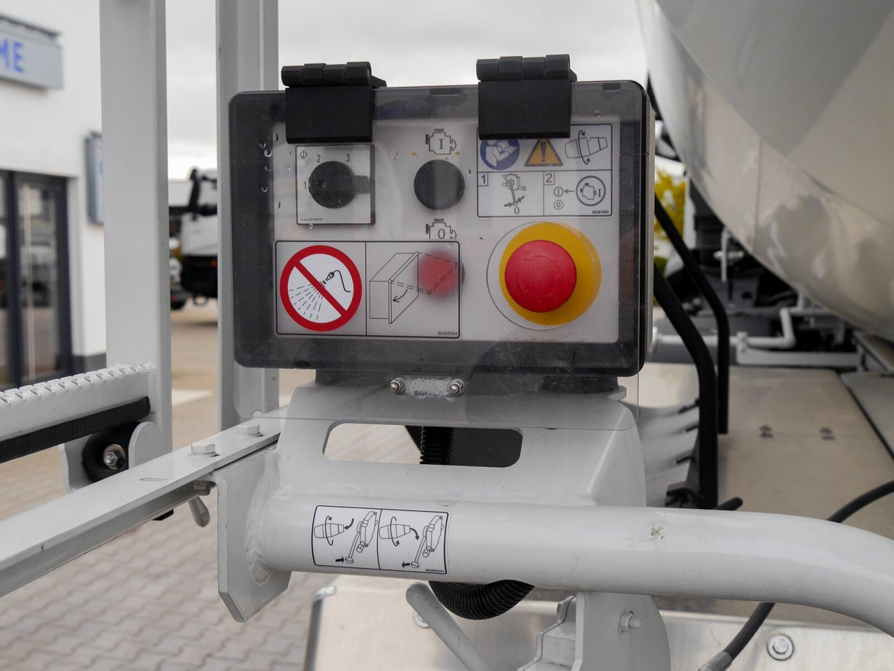 X-Way AD360X40BZ 8x4 X-Way AD360X40BZ 8x4, Stetter 8/9m³ - 混凝土搅拌车:图4 X-Way AD360X40BZ 8x4 X-Way AD360X40BZ 8x4, Stetter 8/9m³ - 混凝土搅拌车:图4