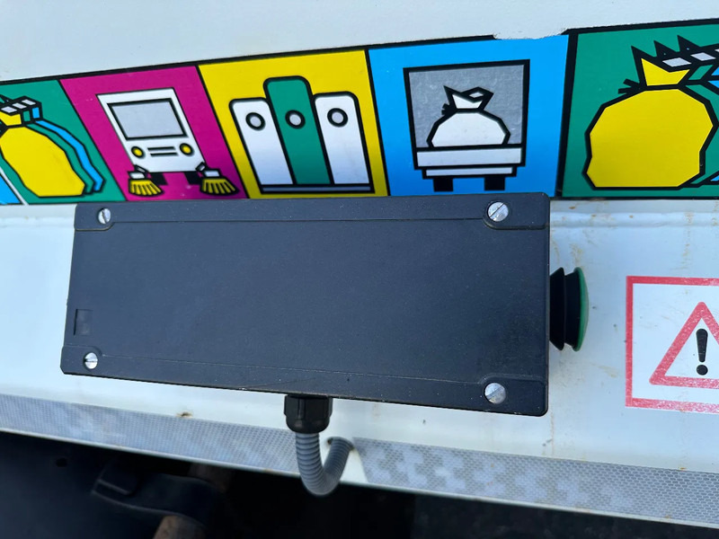 垃圾车 Renault Midlum 220 GARBAGE / MULL + SPRING / SPRING + 175.643 KM + EURO 5:图18 垃圾车 Renault Midlum 220 GARBAGE / MULL + SPRING / SPRING + 175.643 KM + EURO 5:图18