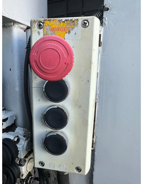 垃圾车 Renault Midlum 220 GARBAGE / MULL + SPRING / SPRING + 175.643 KM + EURO 5:图19 垃圾车 Renault Midlum 220 GARBAGE / MULL + SPRING / SPRING + 175.643 KM + EURO 5:图19