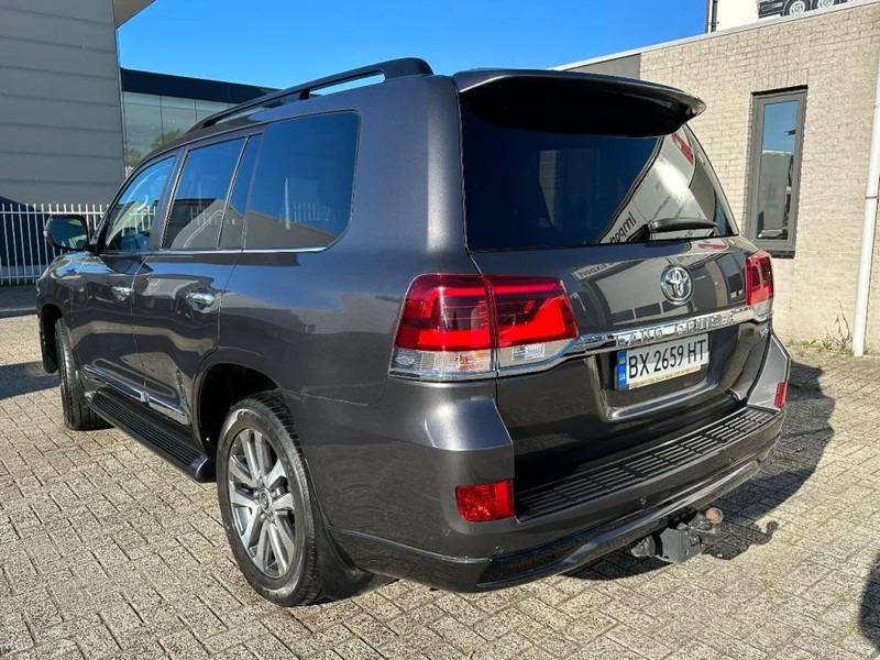 Toyota Land Cruiser V8 LAND CRUISER 200 V8 + CAMERA 360 + FRIDGE + DIESEL + ONLY EXPORT - 越野车:图3 Toyota Land Cruiser V8 LAND CRUISER 200 V8 + CAMERA 360 + FRIDGE + DIESEL + ONLY EXPORT - 越野车:图3
