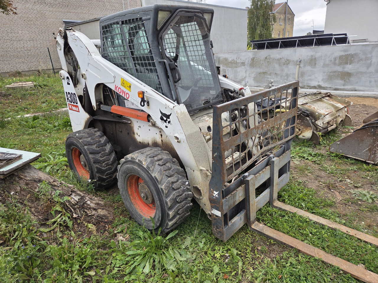 BOBCAT A300 - 滑移装载机:图1 BOBCAT A300 - 滑移装载机:图1
