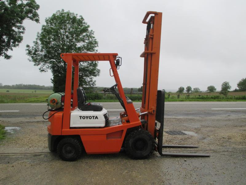 Toyota 024FG18 - 叉车:图1 Toyota 024FG18 - 叉车:图1