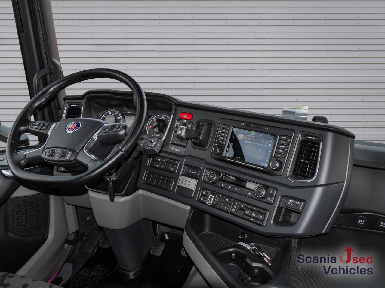 SCANIA R 410 B6x2*4NB - Pritsche / Plane / Hecktüren - - 侧帘卡车:图2 SCANIA R 410 B6x2*4NB - Pritsche / Plane / Hecktüren - - 侧帘卡车:图2