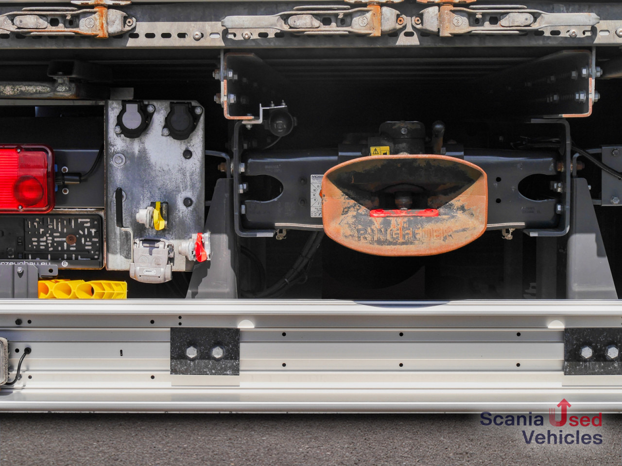 SCANIA R 410 B6x2*4NB - Pritsche / Plane / Hecktüren - - 侧帘卡车:图2 SCANIA R 410 B6x2*4NB - Pritsche / Plane / Hecktüren - - 侧帘卡车:图2