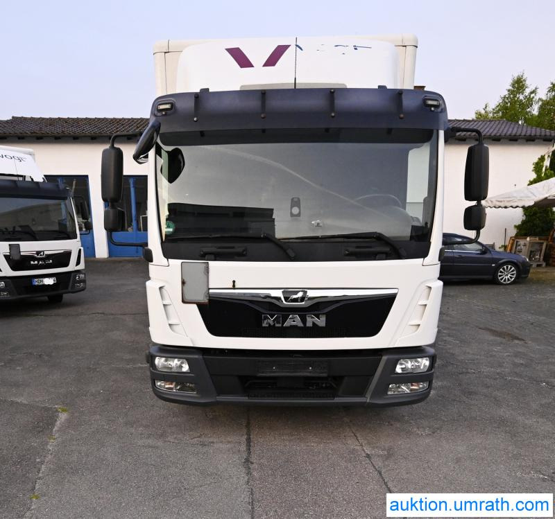 MAN (V181) MAN TGL 12.250 4x2 L/BL Koffer Ladebordwand Klimaautomatik NAVI Luftfederung Automatikgetriebe EURO 6 - 厢式卡车:图3 MAN (V181) MAN TGL 12.250 4x2 L/BL Koffer Ladebordwand Klimaautomatik NAVI Luftfederung Automatikgetriebe EURO 6 - 厢式卡车:图3