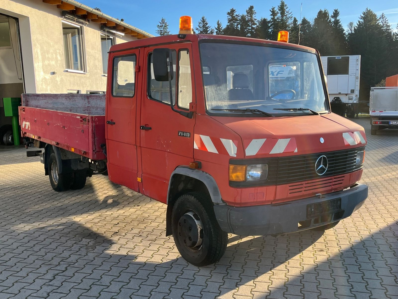 Mercedes-Benz 714D Doka Pritsche - 平板货车, 康比货车:图2 Mercedes-Benz 714D Doka Pritsche - 平板货车, 康比货车:图2