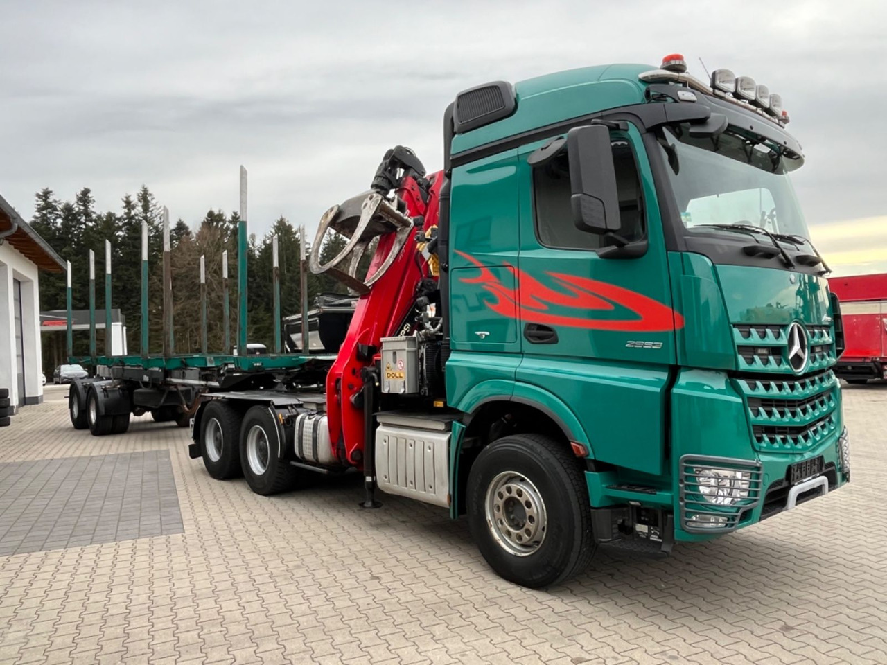Mercedes-Benz Arocs 2663 6x4 mit Epsilon S260Z Langholzkran - 牵引车:图1 Mercedes-Benz Arocs 2663 6x4 mit Epsilon S260Z Langholzkran - 牵引车:图1