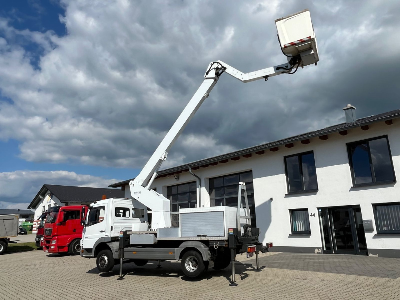 Mercedes-Benz Atego 816 ESDA TG 1800 Steiger 1000V isoliert - 车载空中平台:图2 Mercedes-Benz Atego 816 ESDA TG 1800 Steiger 1000V isoliert - 车载空中平台:图2