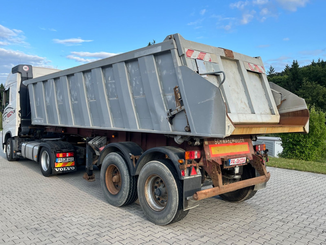 Schwarzmüller 2 Achs Alu Kippmulde Trommelbremse - 翻斗半拖车:图4 Schwarzmüller 2 Achs Alu Kippmulde Trommelbremse - 翻斗半拖车:图4