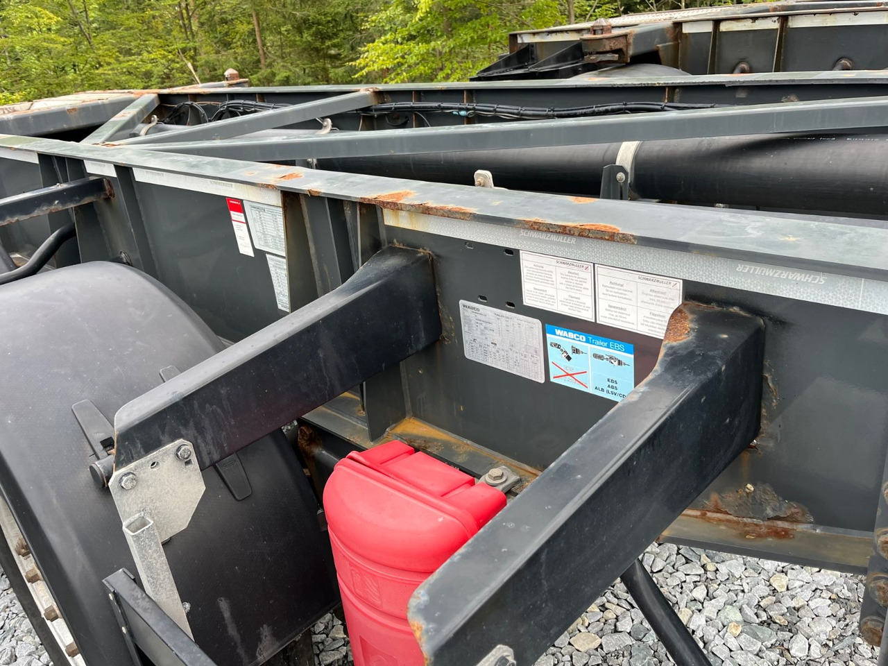 Schwarzmüller S1 R-Serie Tank Chassis ADR SAF Alufelgen - 集装箱运输车/ 可拆卸车身的半拖车:图4 Schwarzmüller S1 R-Serie Tank Chassis ADR SAF Alufelgen - 集装箱运输车/ 可拆卸车身的半拖车:图4