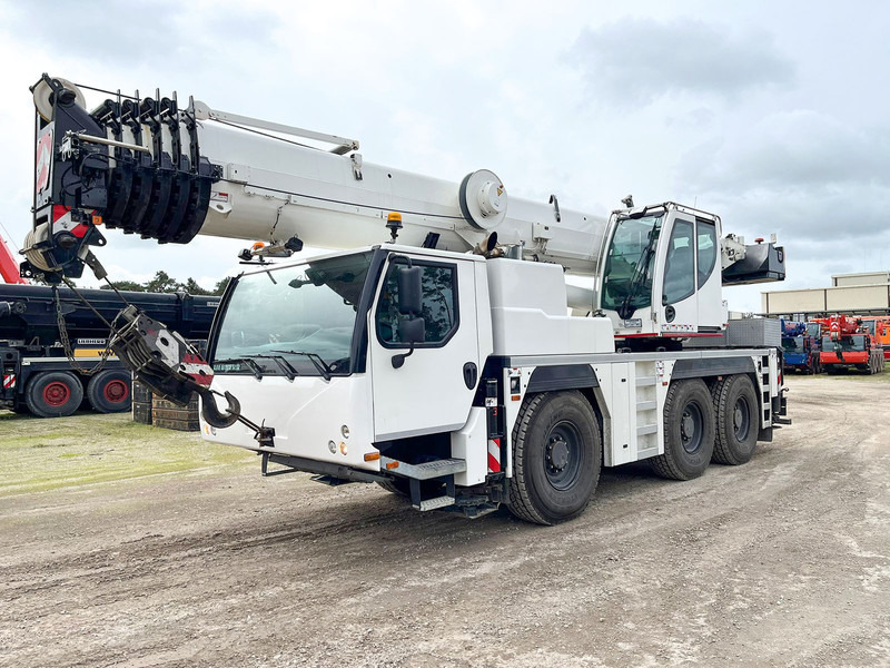 Liebherr LTM 1060-3.1 - 移动式起重机:图1 Liebherr LTM 1060-3.1 - 移动式起重机:图1