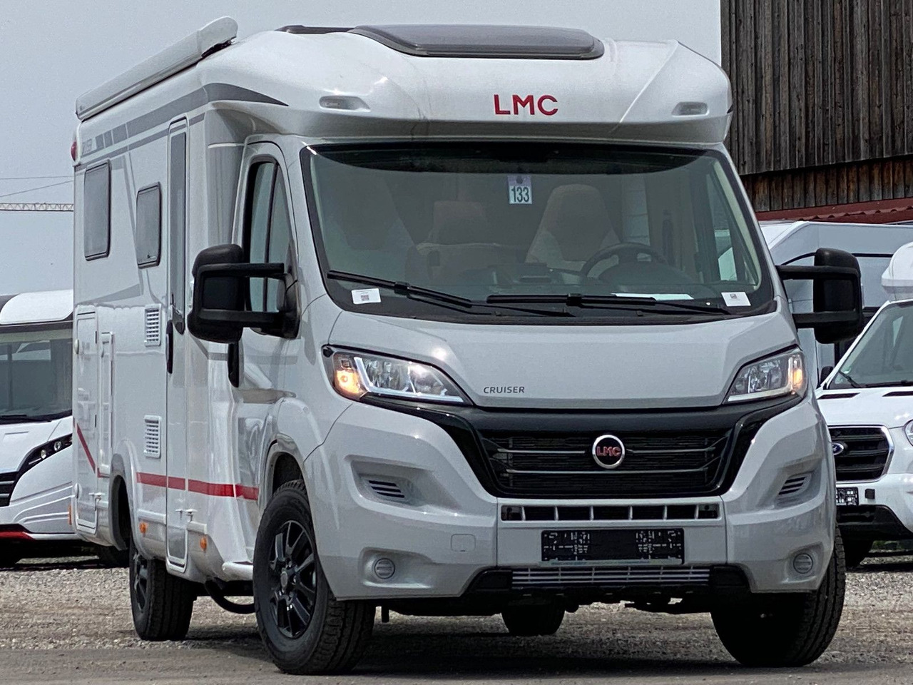 LMC Cruiser V 646 G, SAT, Navi, Sondermodell,16 Zoll - 半集成房车:图1 LMC Cruiser V 646 G, SAT, Navi, Sondermodell,16 Zoll - 半集成房车:图1